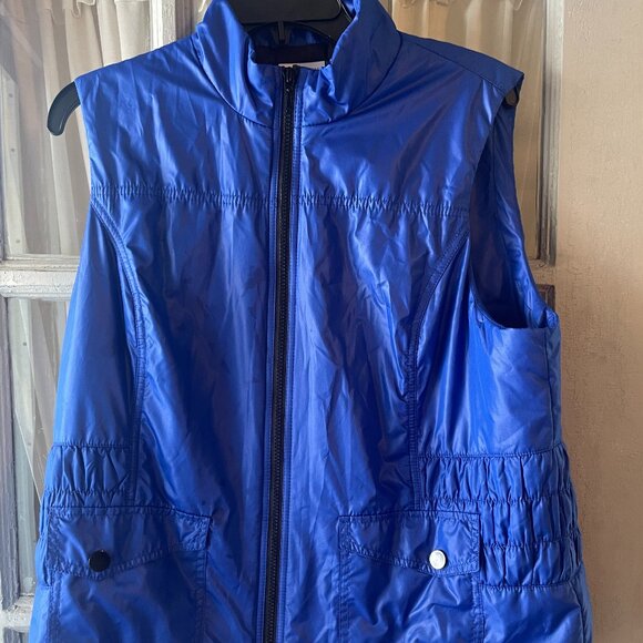 Women's Chico's Zenergy Blue Vest Size 2 - Picture 1 of 3
